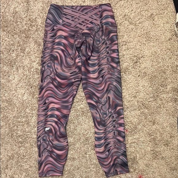 Swirled Pattern Leggings - Picture 2 of 3